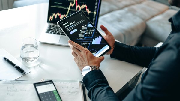 Was sind die effektivsten Methoden zur Erzeugung realistischer Grafiken in Spielen?